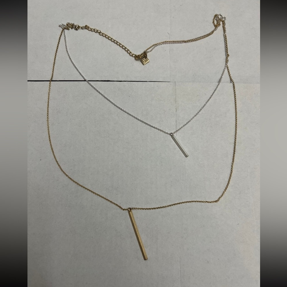 Banana republic necklace